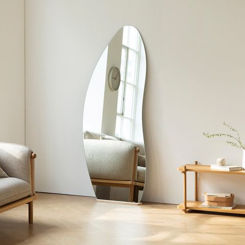 앳센셜 라운지 전신거울 M2