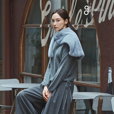 25FW 화이트 캐시미어 스팽글루즈핏셔링니트
