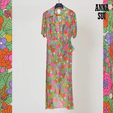 DRESS BECKONING BLOSSOMS BUTTON