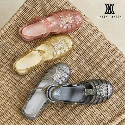 글로우 젤리샌들