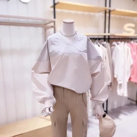 시에로 SK2SHF23MV넥 톤배색 홑겹 풀오버