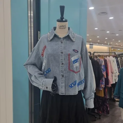 르니앤맥코이 물방울 큐빅카라페인팅 크롭청셔츠