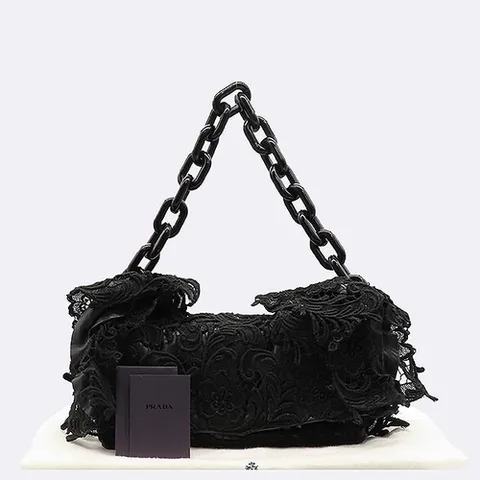 프라다 중고명품 Prada(프라다)  BR3042 PIZZO S NERO 블랙컬러 레이스 디테일 플라스틱 체인 플랩 숄더백