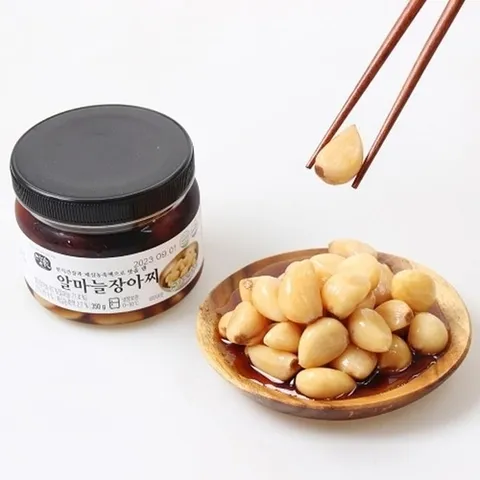 셀러허브 식품 한식 간장 마늘 장아찌 350g 깐마늘 장아찌 알마늘 장아찌 마늘무침 집 밥반찬 밑반찬 (44592800)