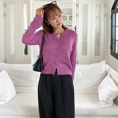 옷자락 여자 보라색니트 라운드넥 기본핏 슬림 울 가디건_P376231446