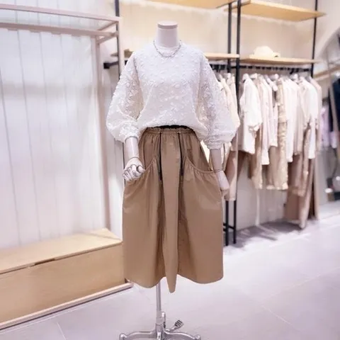 시에로 SH2SHF056입체 자수꽃 블라우스