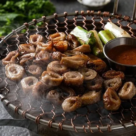 셀러허브 식품 두툼한 캐나다 돼지 막창 300g 구운 막창 구이 냉동막창 수입막창 양념막창 캠핑막창 돼지부속물