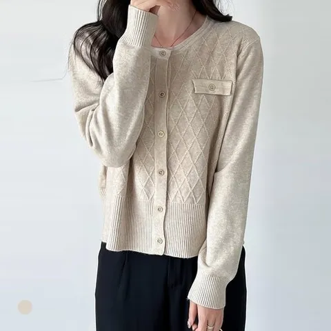 카라 KARRA 다이아패턴럭셔리버튼가디건A4F0795