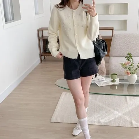 옷자락 여자 플라워쉬폰 라운드넥 봄하객 진주 큐빅 가디건_P383030003