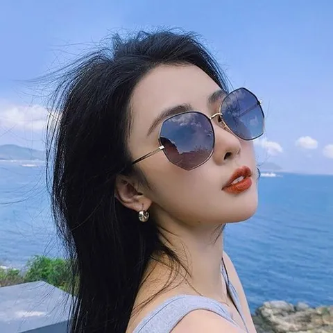 셀러허브 1 [8자4자] 편광 렌즈 틴트 오버사이즈 커플 패션 라섹