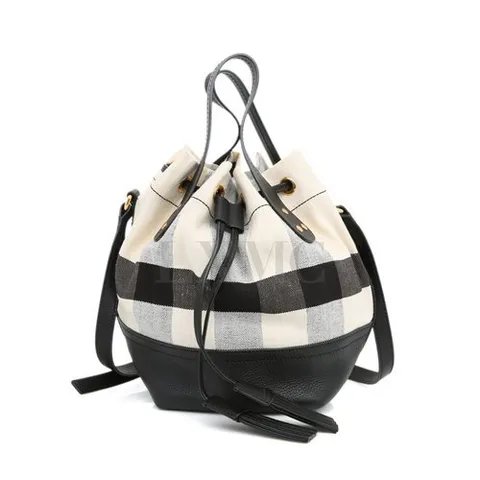 버버리 헤스톤 버킷백 체크 캔버스 버켓 크로스백 40802451