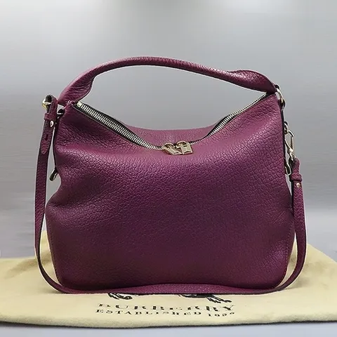 버버리 고이비토 중고명품 Burberry(버버리) 3882878 금장 장식 마젠타 호보 숄더백 + 스트랩