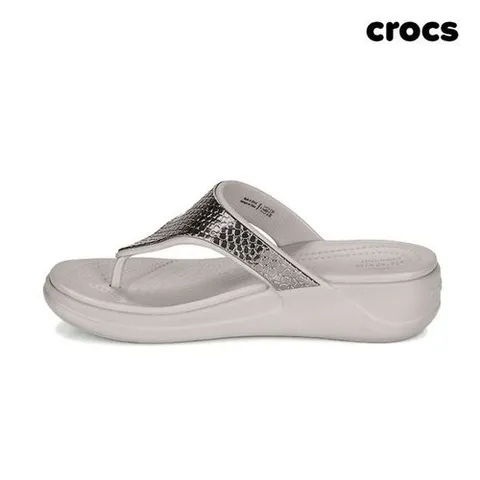 크록스 샌들 몬테레이 메탈릭 웨지 플립 206303-0GO_P303374174