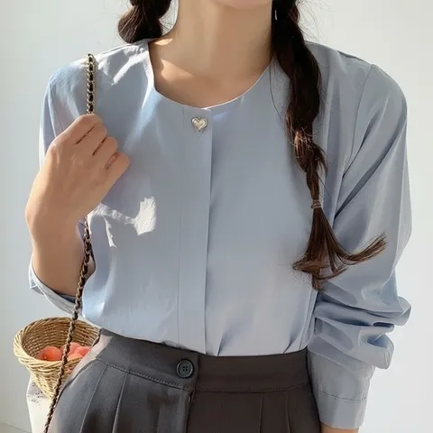 신상오픈런 |KHH43D4|여성 모던 하트 버튼 라운드넥 블라우스
