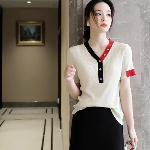 기타 퓨어 봄 배색 니트 예쁜 단추 여자 데일리 브이넥 셔 (KYR-WFHCT6H)