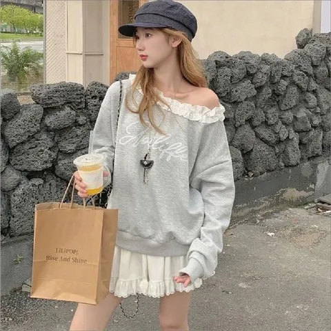 오너클랜 인기상품 여성 러블리 언발 오프숄더 어깨트임 프릴 맨투맨 긴팔 루즈핏 [WFKN9JN260612]