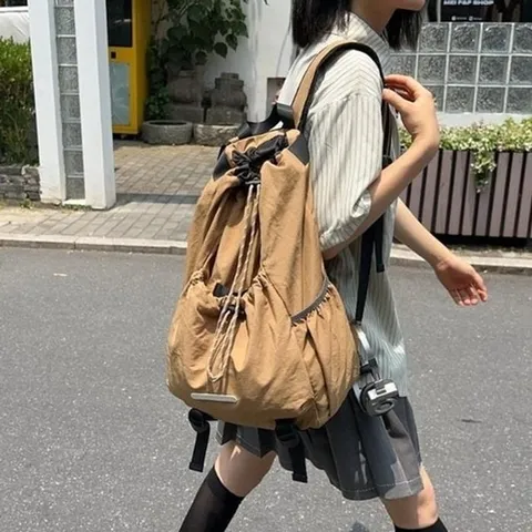 셀러허브 패션 [라일리] Rly 드로스트링 셔링 디테일 대용량 수납 조절 데일리