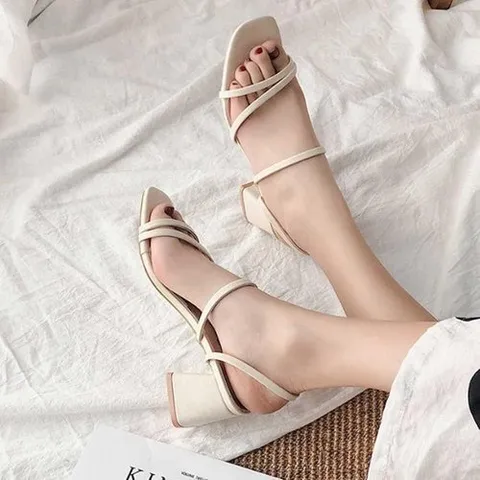 셀러허브 패션 [QNV3U6X6_58]스트랩 편한 데이트 샌들 패션 코디