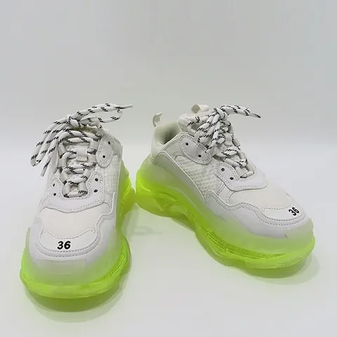 발렌시아가 고이비토 중고명품 541624W2FR1907321S 화이트 컬러 트리플 S 네온 형광 클리어솔 스니커즈 - 36 약230MM