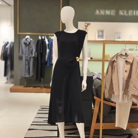 앤클라인 2622O0074브로치장식 민소매원피스