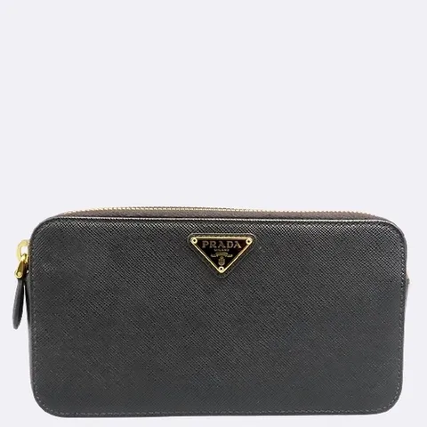 프라다 중고명품 Prada(프라다) 1DH010 블랙 사피아노 트리앙 금장 체인 삼각 로고 장식 더블 지퍼 미니 크로스백