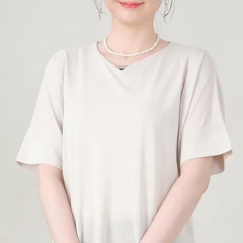 패션플러스 메탈 네크라인 장식 스판 여름 반팔 티셔츠 A07543