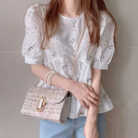 옷자락 여자 라운드넥 펀칭 자수 퍼프소매 블라우스 셔츠_P423307497