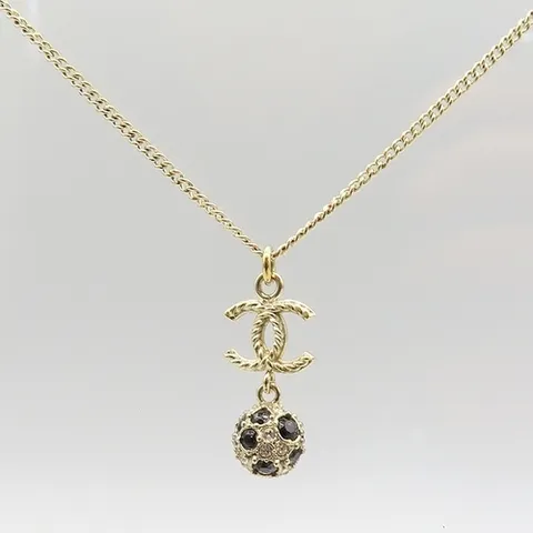 샤넬 고이비토 중고명품 블랙 금장 COCO 로고 미러볼 목걸이 K15516CH