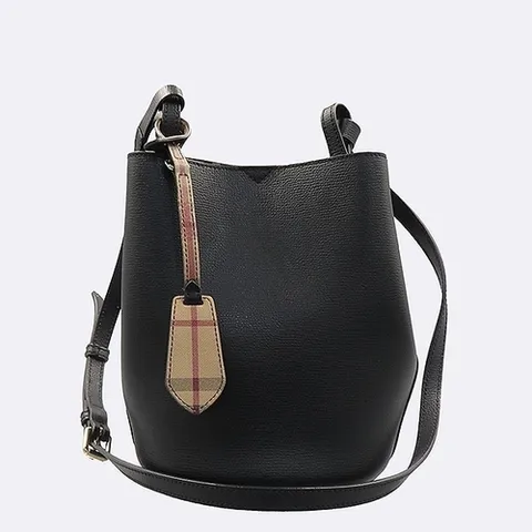 버버리 고이비토 중고명품 Burberry(버버리) 4057155 블랙 레더 헤이마켓 체크 론 LORNE 버킷 크로스백