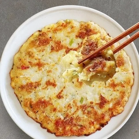 동해막국수 메밀골 18cm 녹두감자전 240g x 2팩 / 감자채 숙주 가득