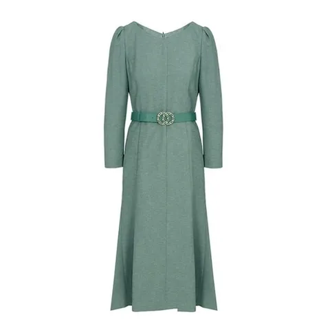 데코 데코(DECO)] 어깨 셔링 훌 원피스 (택가격: 599000원)