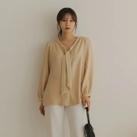 엘리시아 저히 페미닌 브이 타이 블라우스_P420051767
