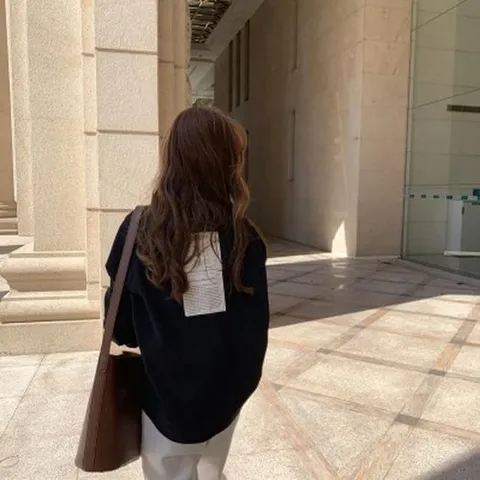 셀러허브 1 백 포인트 프린팅 심플 긴팔 티셔츠 USI-A200300