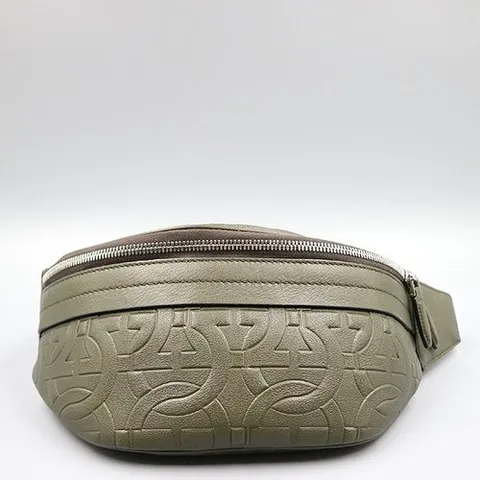 페라가모 고이비토 중고명품 Ferragamo(페라가모) GG-240615 카키 카프스킨 간치니 엠보 웨이스트 벨트백