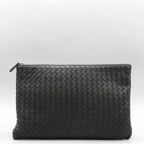 보테가베네타 고이비토 중고명품 BOTTEGAVENETA(보테가베네타) 522430 블랙 레더 인트레치아토 파우치 클러치백 58603wp