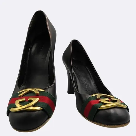 구찌 고이비토 중고명품 Gucci(구찌) 225345 블랙 레더 삼선 WEB 골드메탈 인터로킹 펌프스 여성용 구두 - 240MM