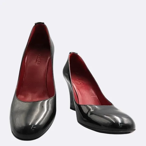 구찌 고이비토 중고명품 Gucci(구찌) 182111 블랙 페이던트 레더 인터로킹 로고 웨지힐 구두 - 235MM