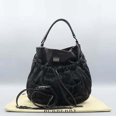 버버리 고이비토 중고명품 Burberry(버버리) 블랙 나일론 레더 드로우스트링 호보 토트백 + 숄더스트랩 2WAY