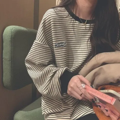 셀러허브 패션 [JHQRYFI1_4A]여성 여성티셔츠 2컬러 스트라이프 티셔츠