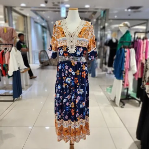 르니앤맥코이 브이넥 자수 프린트 원피스(ML07OP423)