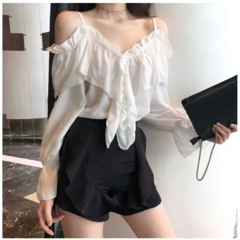 프릴 화이트 오프숄더 블라우스 블랙