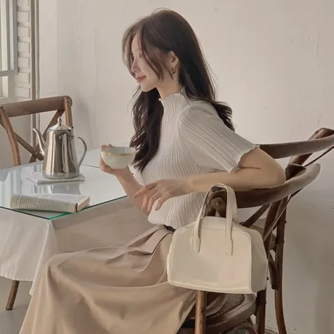 (신세계센텀점)[구김zero/하객룩] 포렌 플리츠 프릴 반폴라 반팔 티셔츠 블라우스 P000COGH