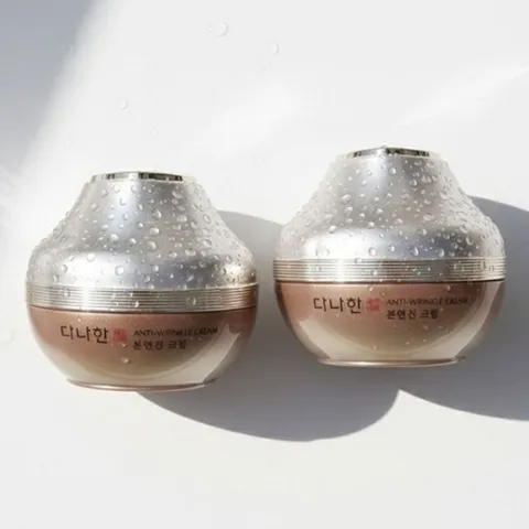 ( )피부를 탄력있고 기초크림 50ml 되찾아주는 윤택한