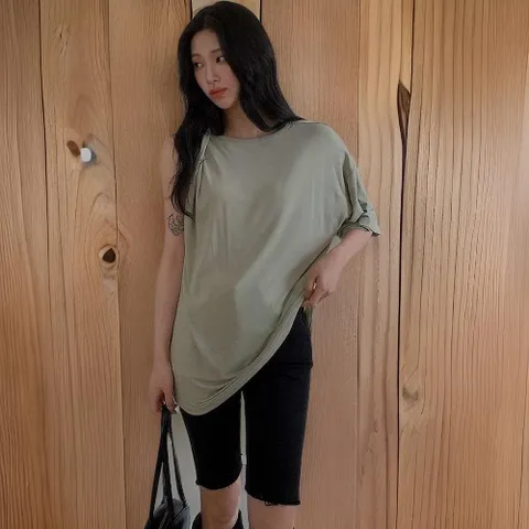 |KMT8E5A|여성 오버핏 어깨트임 비대칭 반팔 레이온 티셔츠