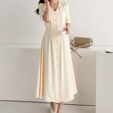 [애슬릿] 국내 생산 브이 넥 진주 단추 핀턱 하객 오피스룩 반팔 롱 원피스