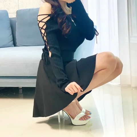 여성 스트링 오프숄더 긴팔 티셔츠 파티룩 데이트룩