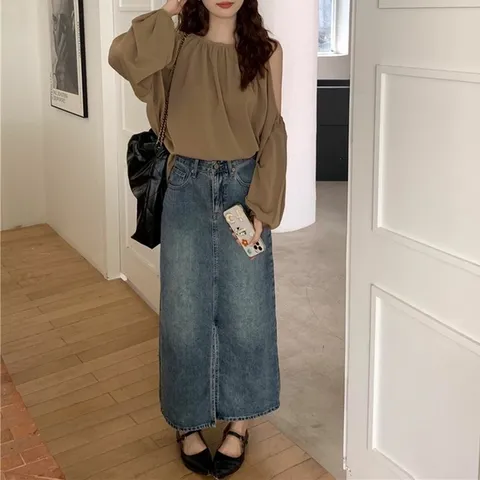 여성스러운 넥셔링 루즈핏 트임 블라우스