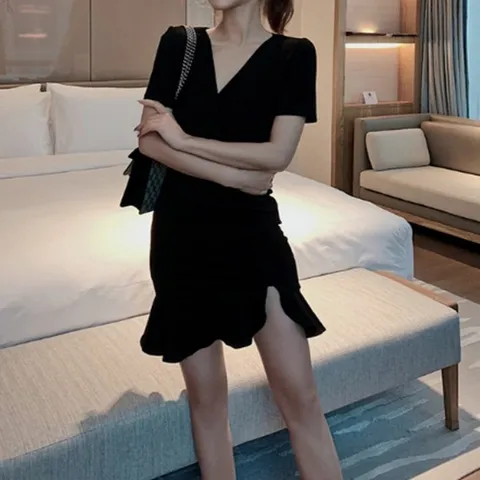 여성 블랙 튤립 브이넥 미니원피스 프릴 언발 트임