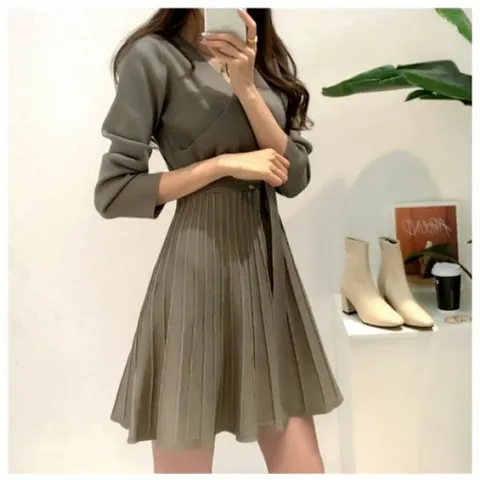 블랙 브이넥원피스 카키 플레어 플레어원피스 미니 랩