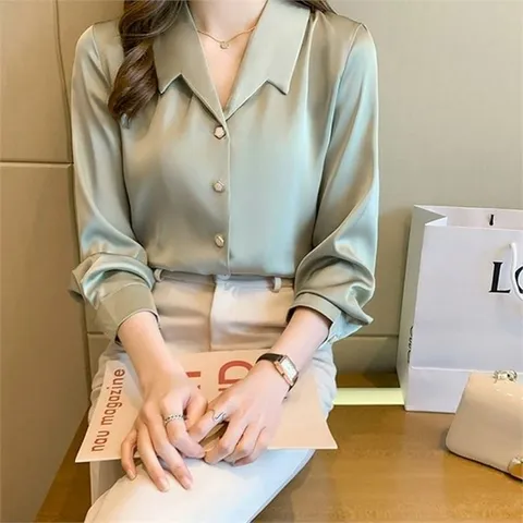 [오노마] ONM 주얼리단추 기본핏 깔끔 여성스러운분위기 블라우스